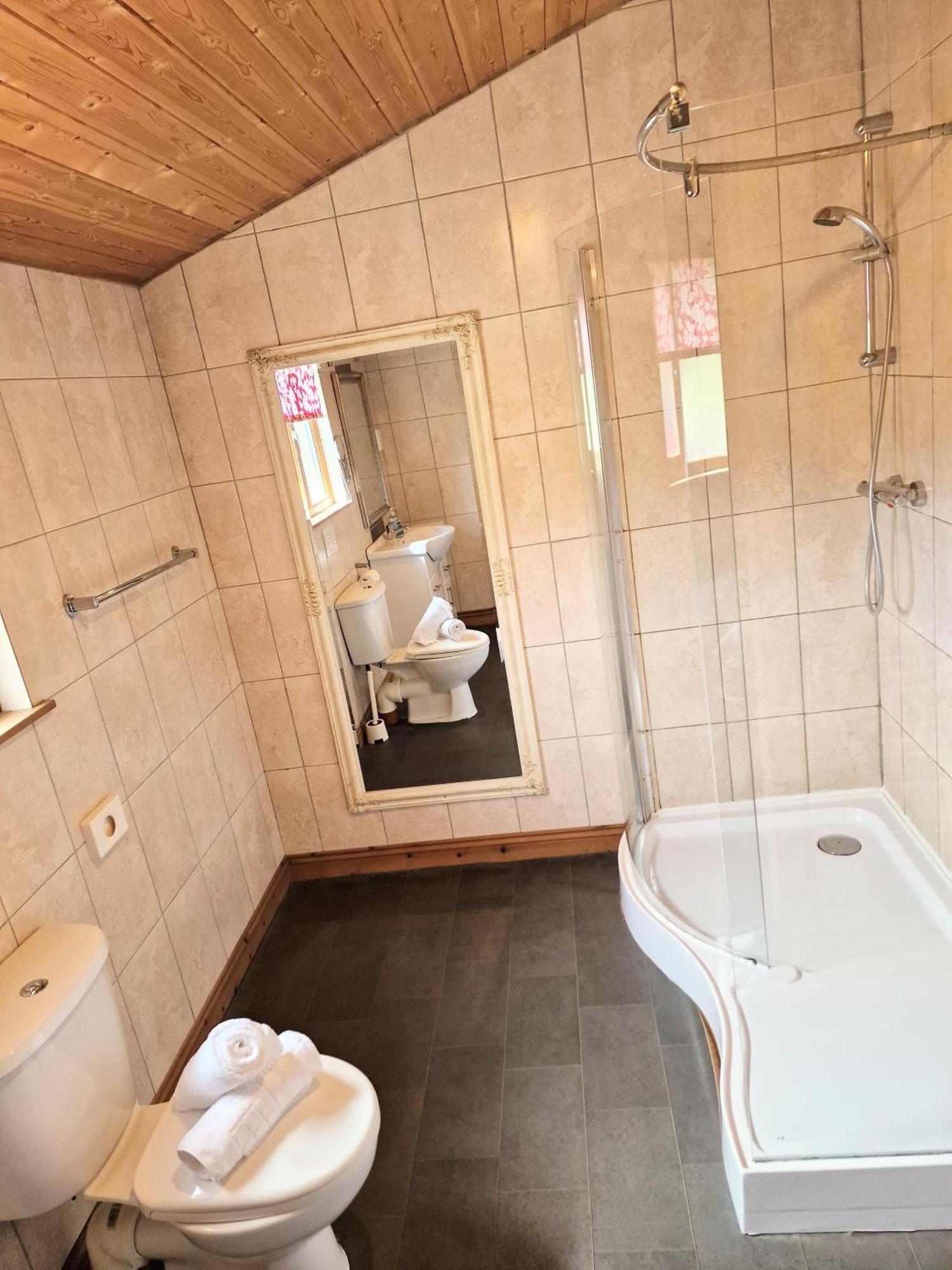 Lomond 2 With Private Hot Tub - Fife - Loch Leven - Lomond Hills Kelty Exterior foto