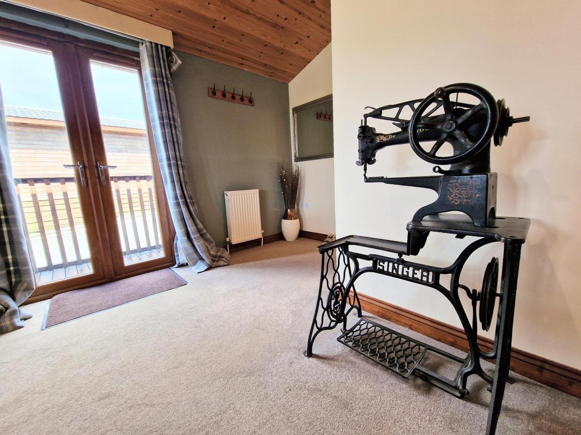 Lomond 2 With Private Hot Tub - Fife - Loch Leven - Lomond Hills Kelty Exterior foto